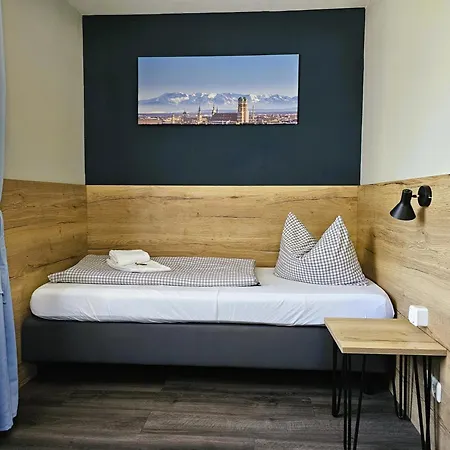 Novitel Pension Pliening - Muenchen Messe Extérieur photo