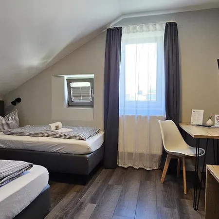 Novitel Pension Pliening - Muenchen Messe Extérieur photo