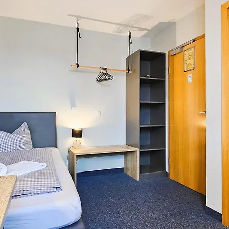 Novitel Pension Pliening - Muenchen Messe Extérieur photo