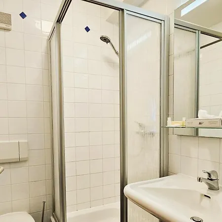 Novitel Pension Pliening - Muenchen Messe Extérieur photo